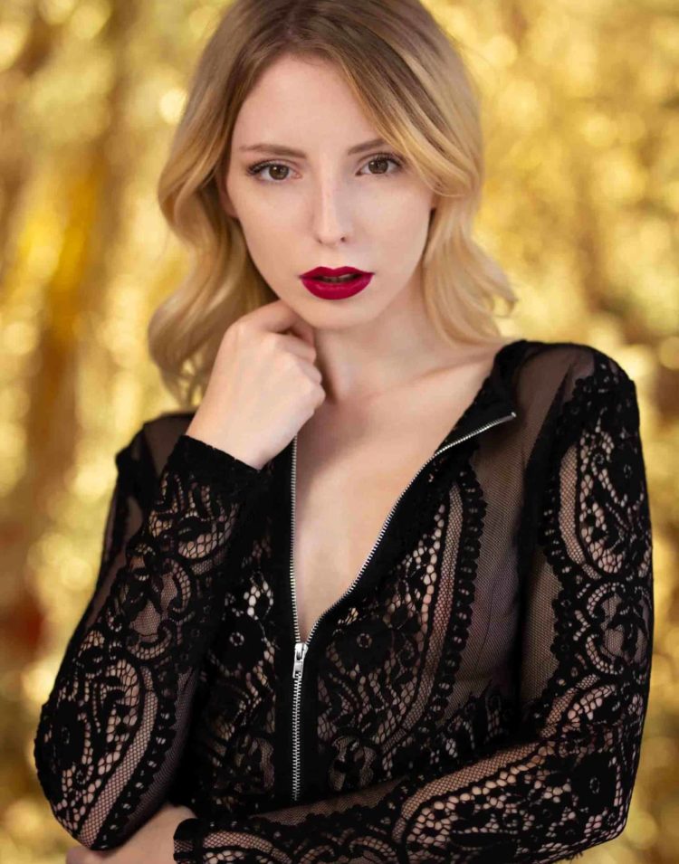Model Vanesssa W